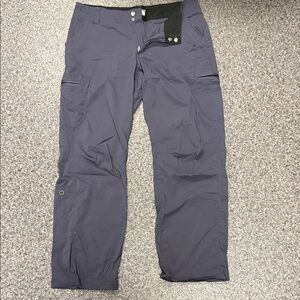 L.L. Bean Women's Cargo Pants in Navy